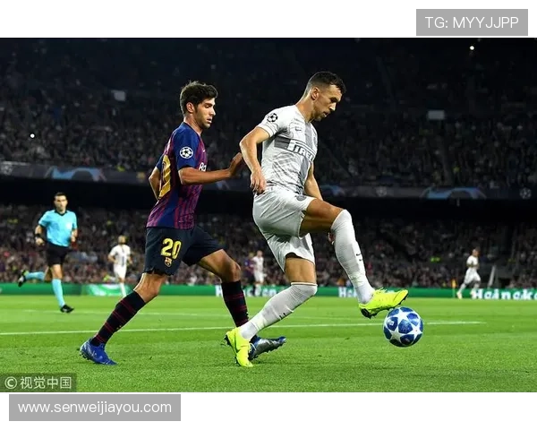 拉菲尼亚在社交媒体上向阿尔巴致敬表达曾共战的荣幸与感激之情